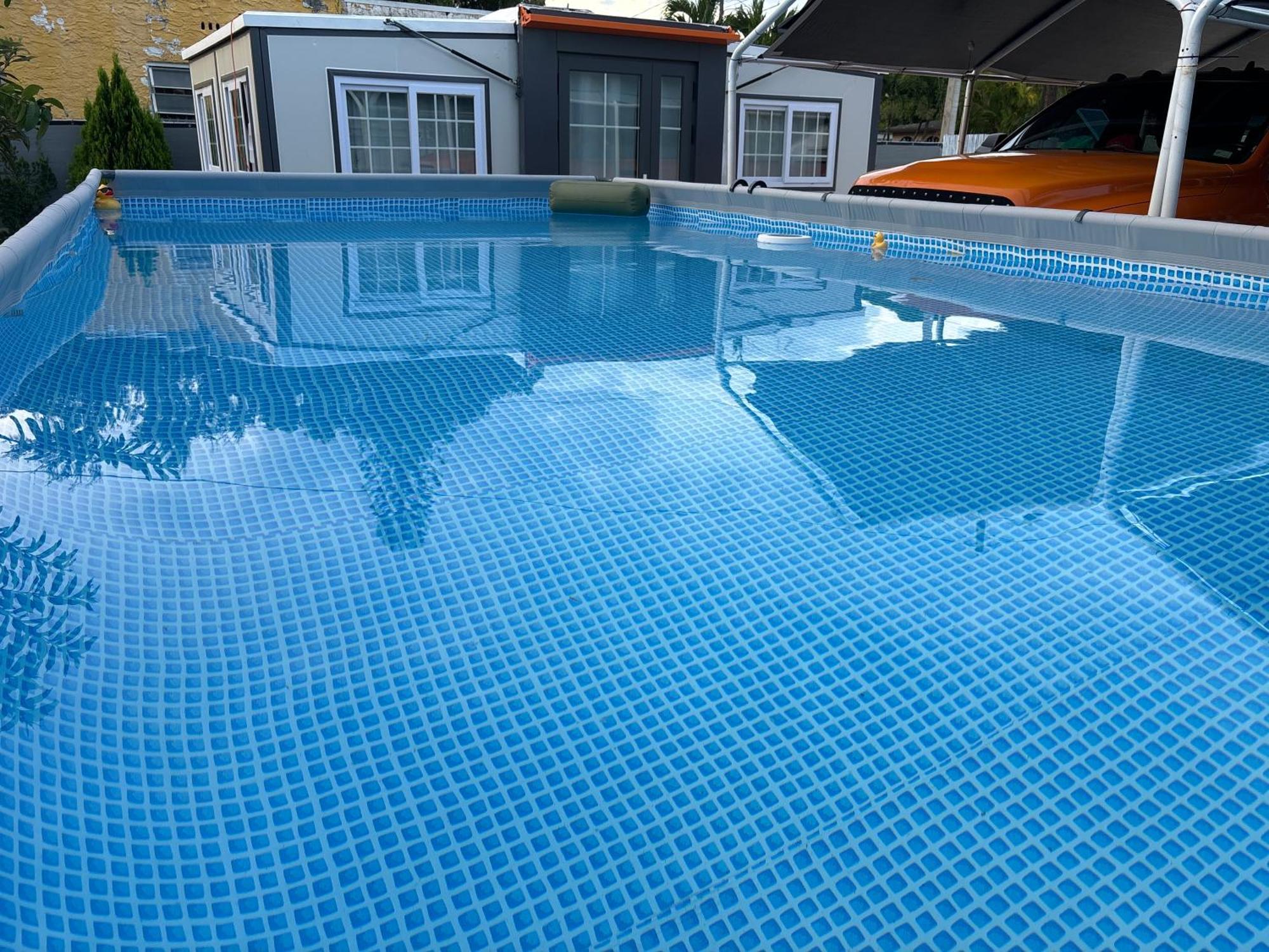 Mini House Oasis Hotel Miami Exterior photo